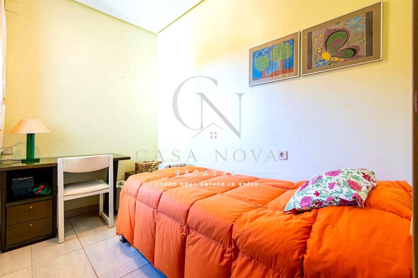 5 bedroom Villa for sale in La Pobla de Vallbona with pool garage - € 925,000 (Ref: 10034581)