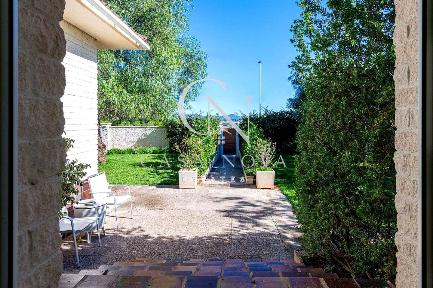 5 bedroom Villa for sale in La Pobla de Vallbona with pool garage - € 925,000 (Ref: 10034581)