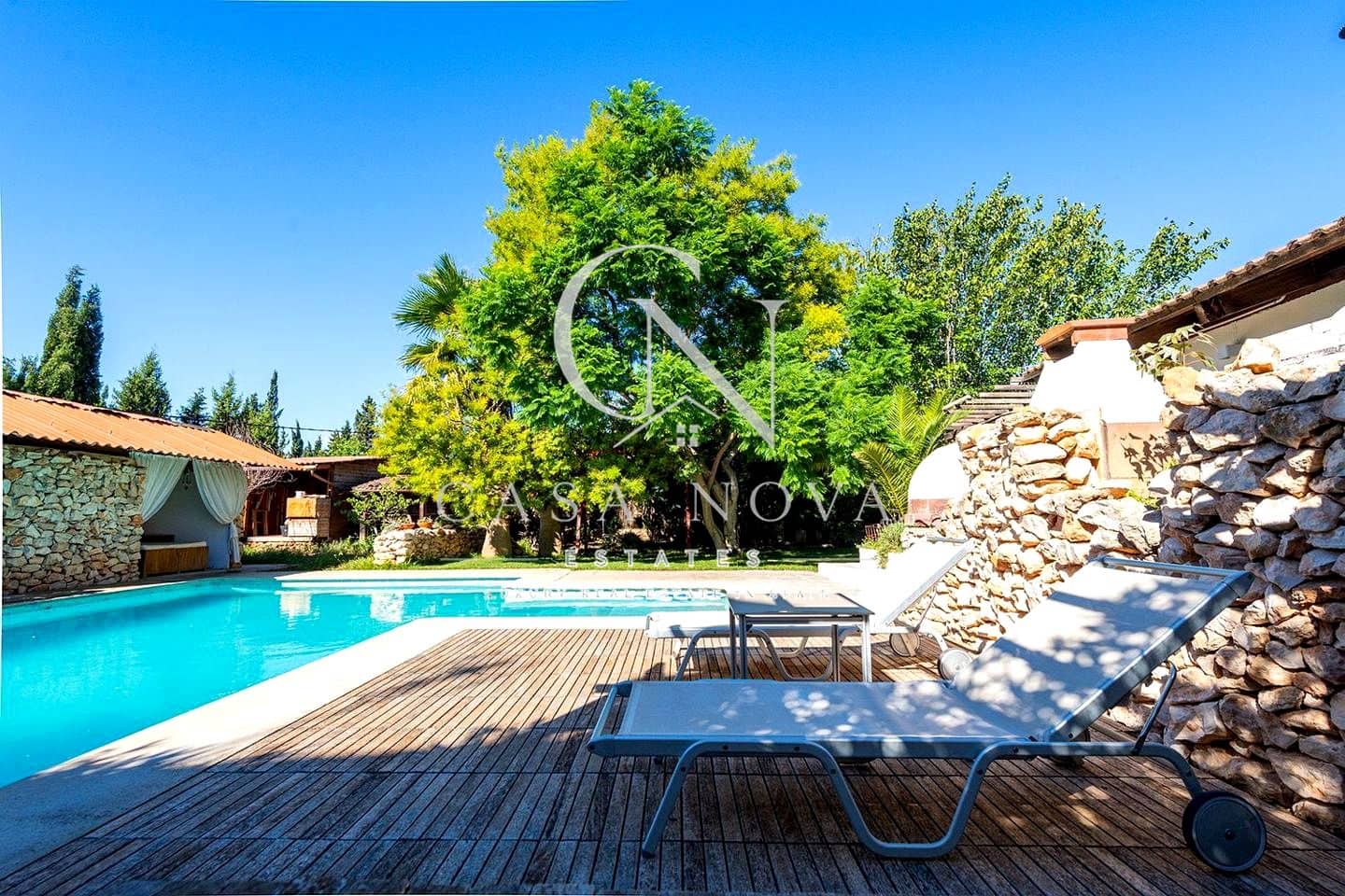 5 bedroom Villa for sale in La Pobla de Vallbona with pool garage - € 925,000 (Ref: 10034581)