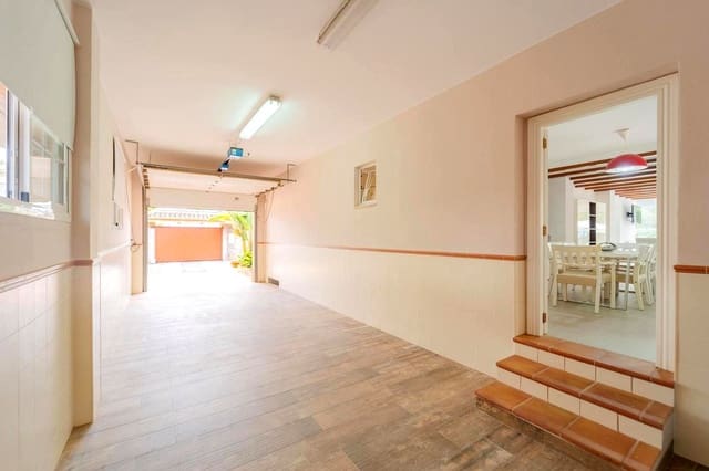 8 sypialnia Willa na sprzedaż w Bétera z basenem garażem - 999 000 € (Ref: 10034582)