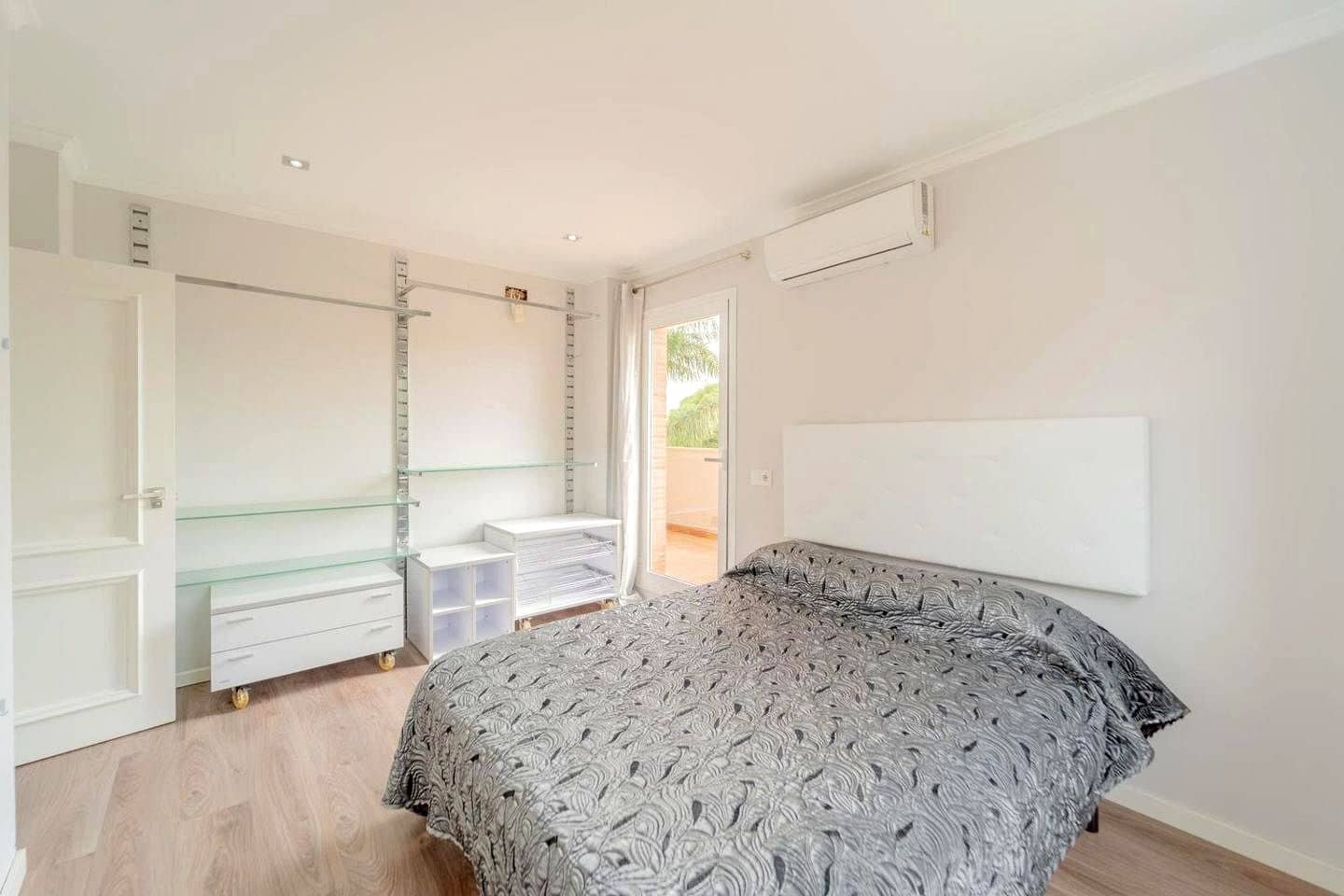 8 sypialnia Willa na sprzedaż w Betera z basenem garażem - 999 000 € (Ref: 10034582)