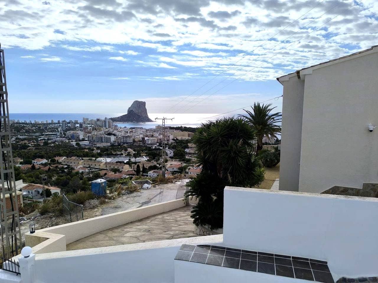 4 bedroom Villa for sale in Calpe / Calp - € 690,000 (Ref: 10037650)