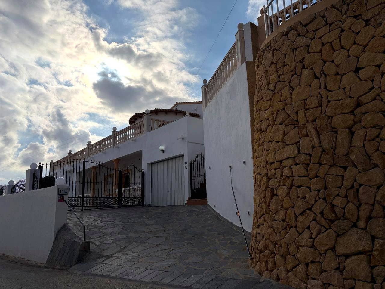 4 bedroom Villa for sale in Calpe / Calp - € 690,000 (Ref: 10037650)