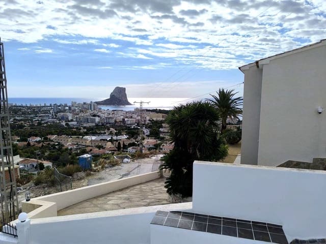 4 bedroom Villa for sale in Oltamar - Cucarres, Calpe / Calp - € 690,000 (Ref: 10037650)