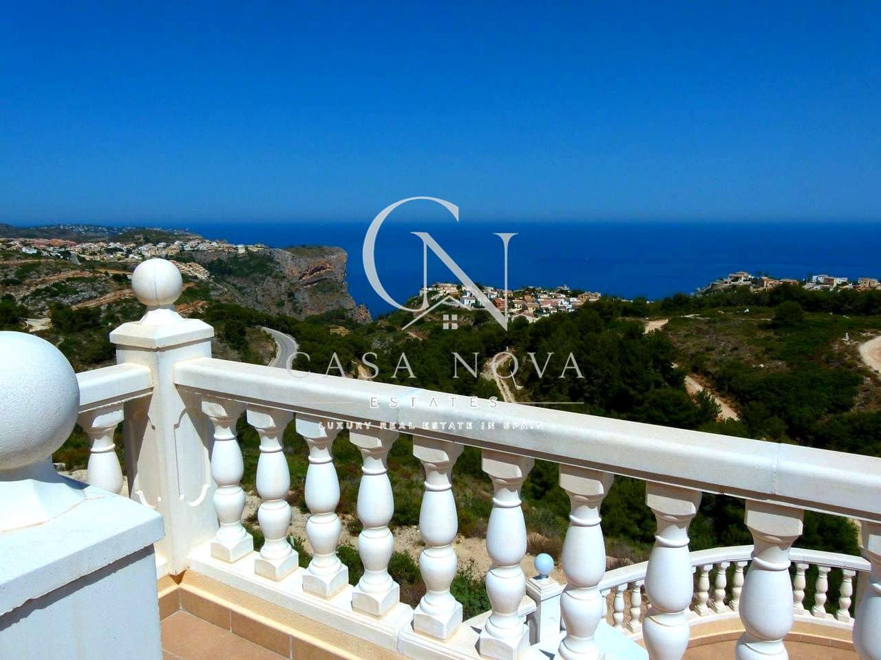 5 bedroom Villa for sale in Cumbre del Sol with pool garage - € 710,000 (Ref: 10039085)