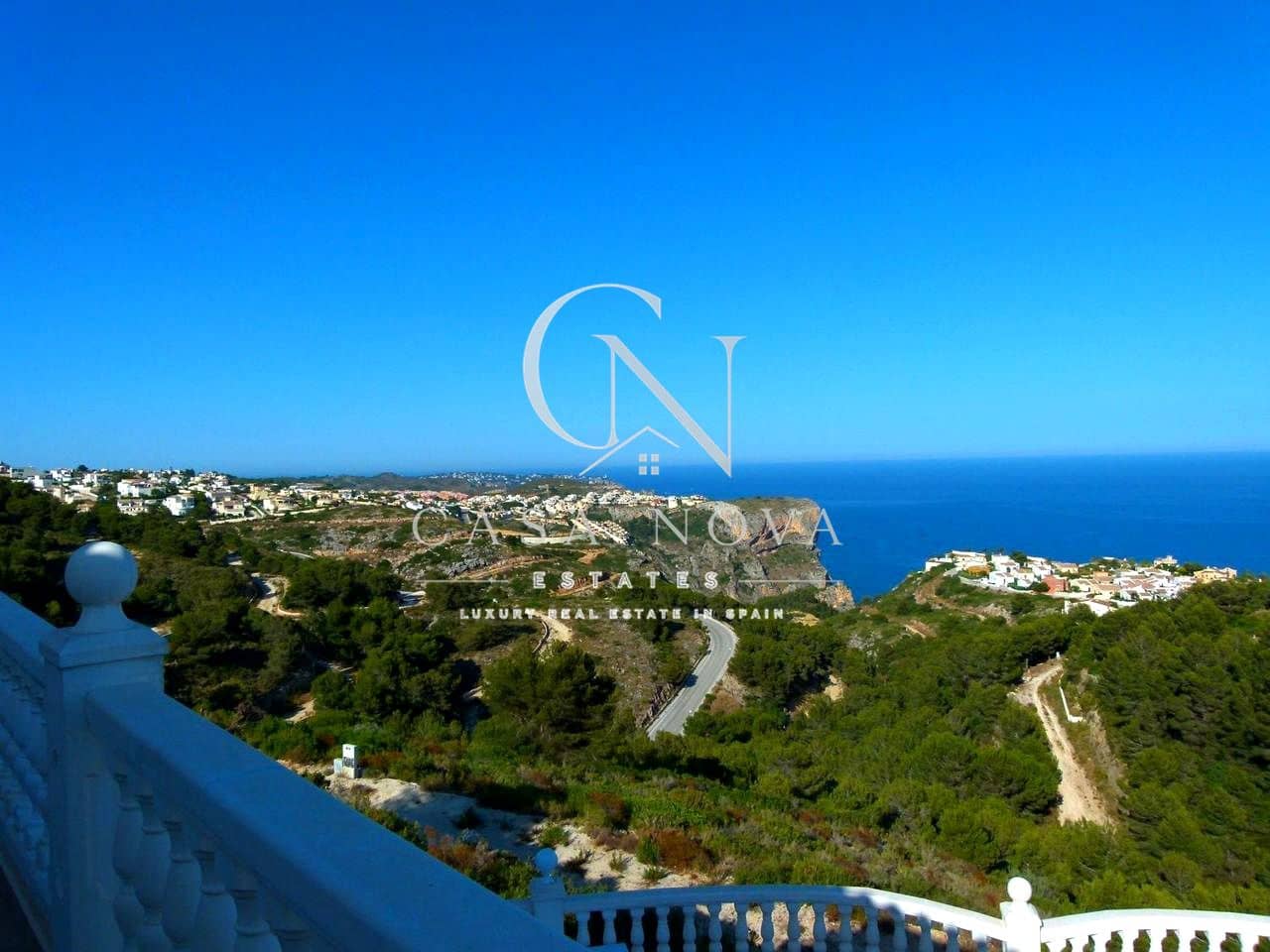 5 bedroom Villa for sale in Cumbre del Sol with pool garage - € 710,000 (Ref: 10039085)