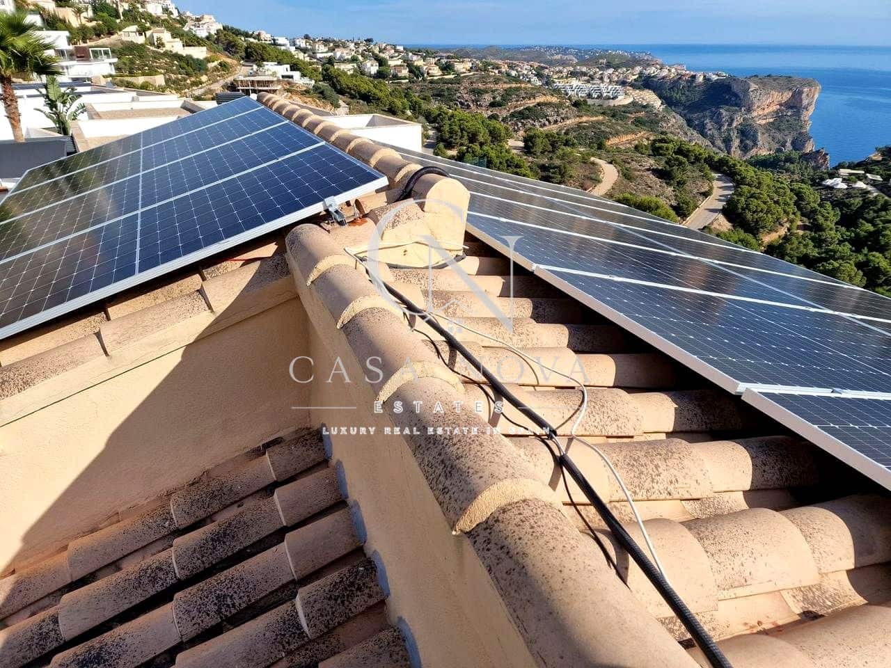5 bedroom Villa for sale in Cumbre del Sol with pool garage - € 710,000 (Ref: 10039085)