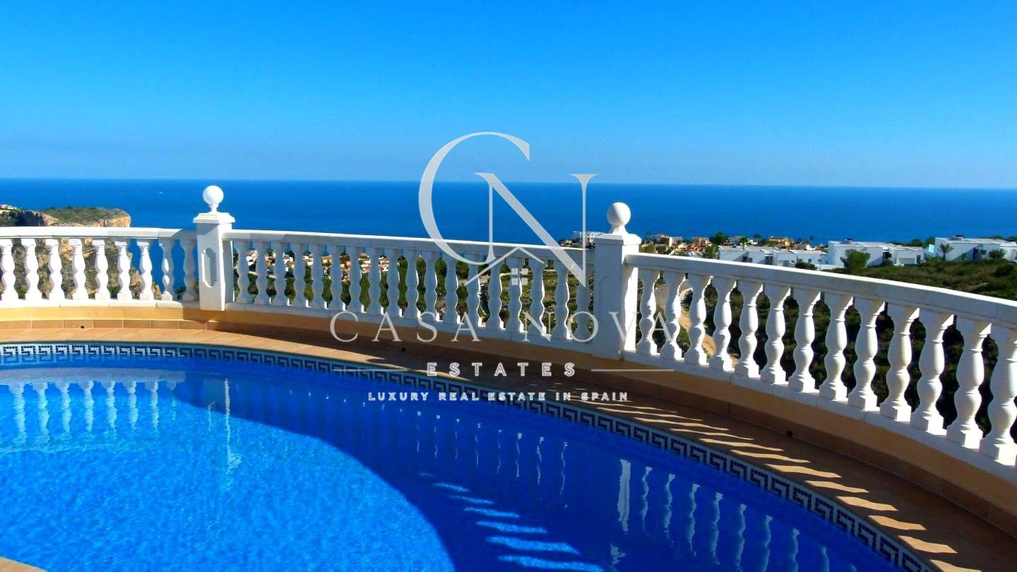 5 bedroom Villa for sale in Cumbre del Sol with pool garage - € 710,000 (Ref: 10039085)