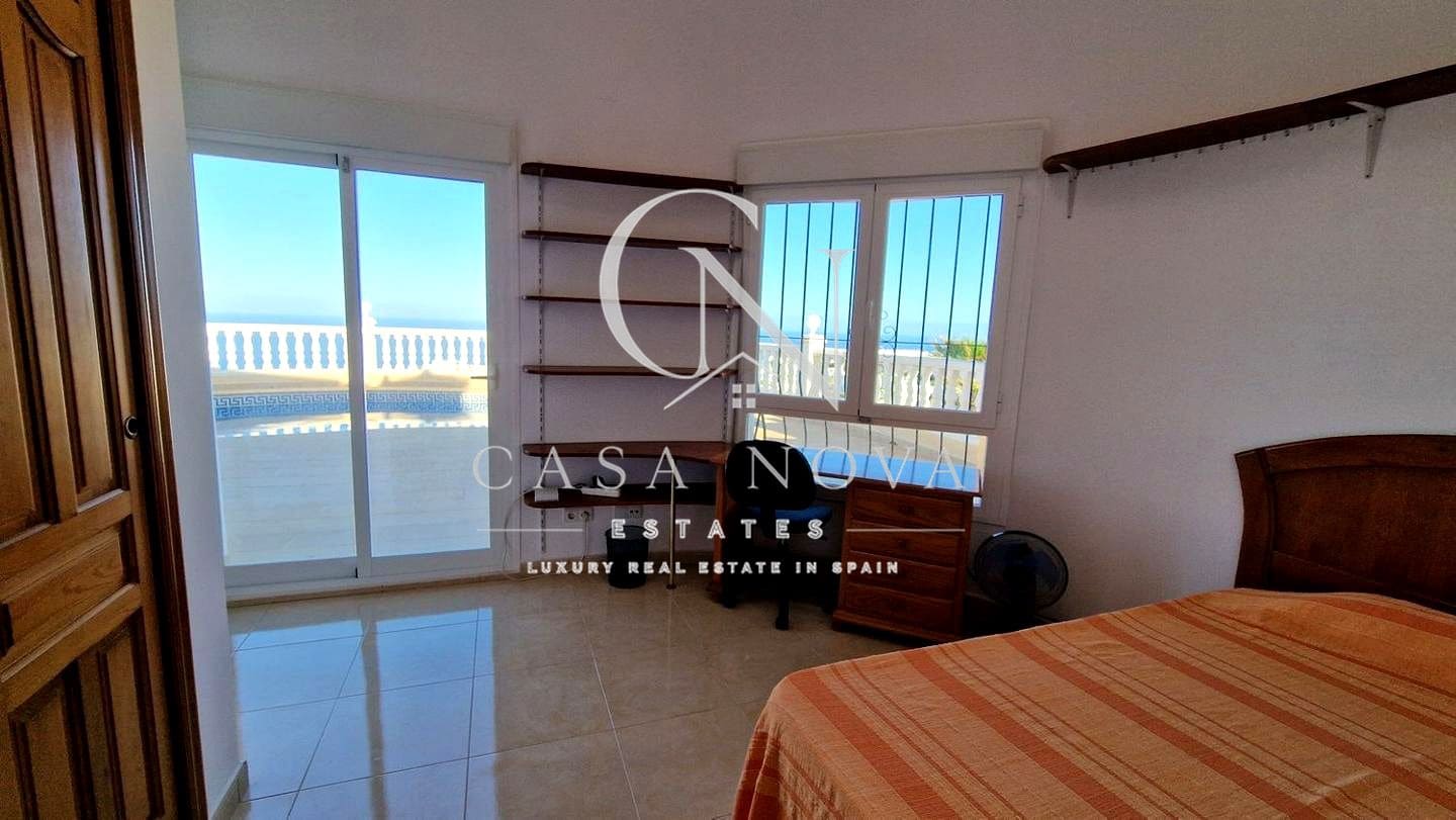 5 bedroom Villa for sale in Cumbre del Sol with pool garage - € 710,000 (Ref: 10039085)