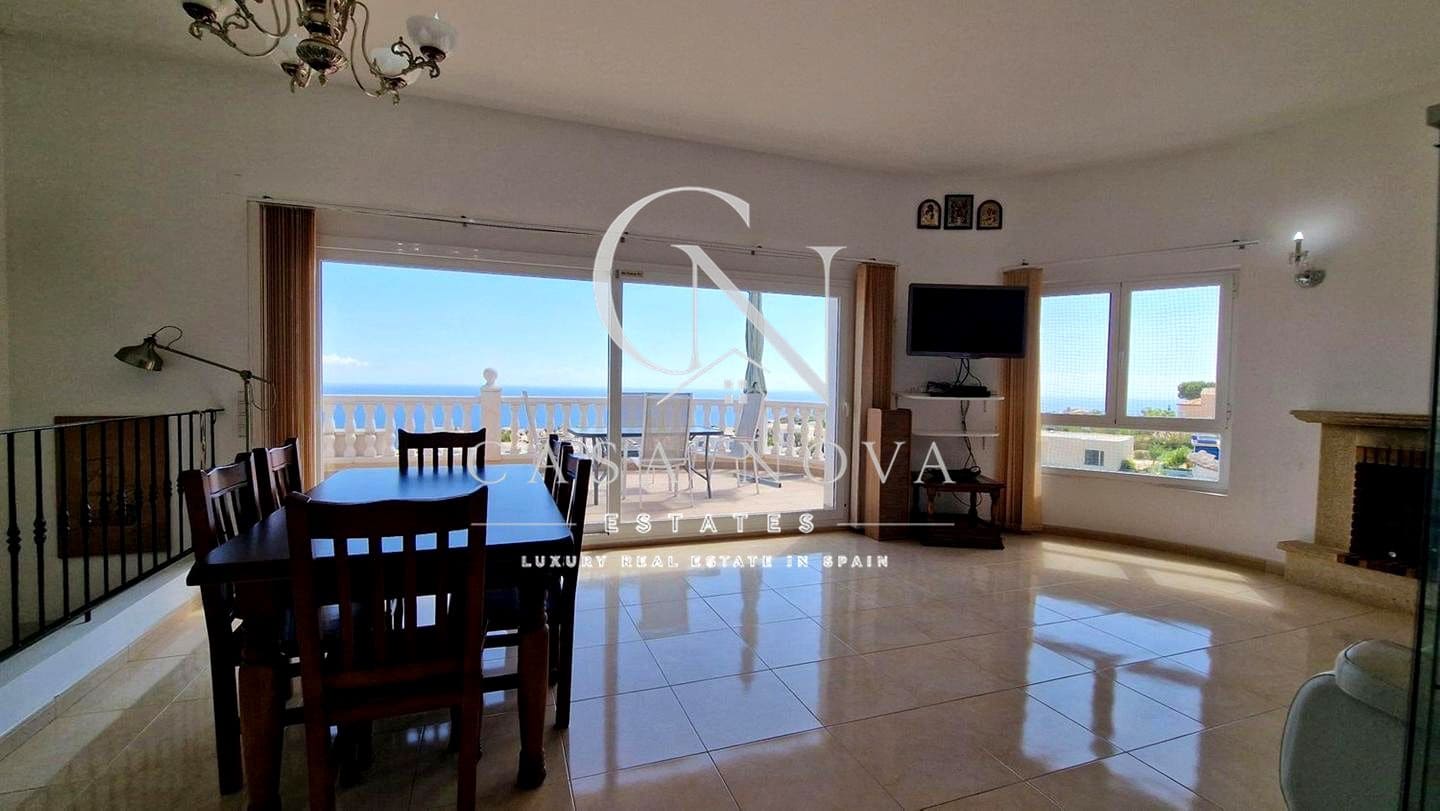 5 bedroom Villa for sale in Cumbre del Sol with pool garage - € 710,000 (Ref: 10039085)