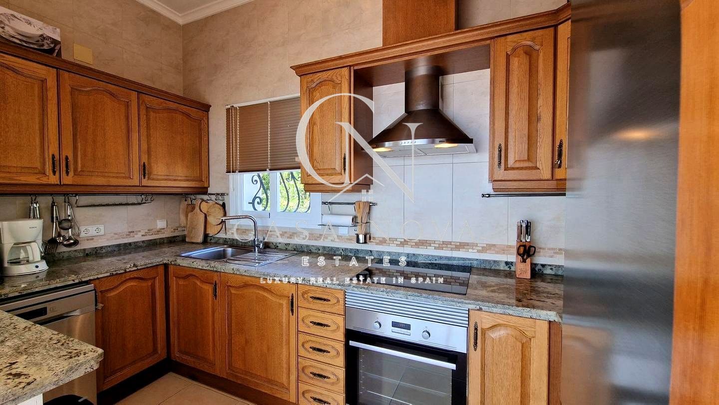 5 bedroom Villa for sale in Cumbre del Sol with pool garage - € 710,000 (Ref: 10039085)