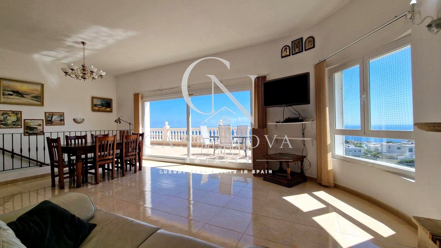 5 bedroom Villa for sale in Cumbre del Sol with pool garage - € 710,000 (Ref: 10039085)