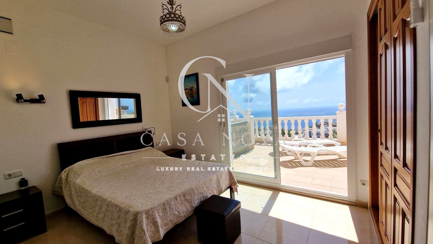 5 bedroom Villa for sale in Cumbre del Sol with pool garage - € 710,000 (Ref: 10039085)