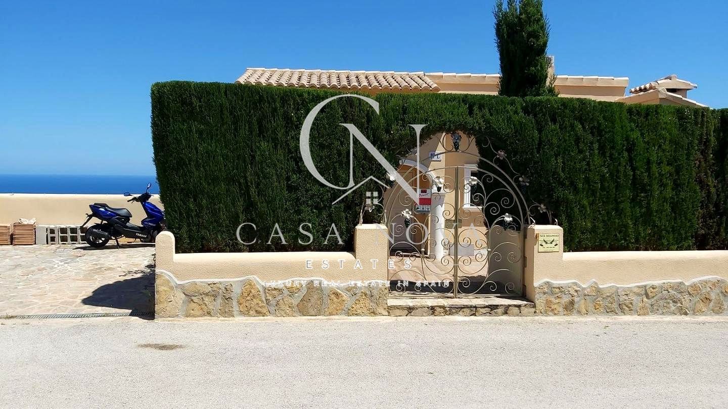 5 bedroom Villa for sale in Cumbre del Sol with pool garage - € 710,000 (Ref: 10039085)