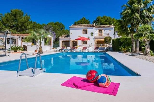4 soveværelse Villa til salg i Teulada Pueblo, Teulada-Moraira - € 890.000 (Ref: 10040298)