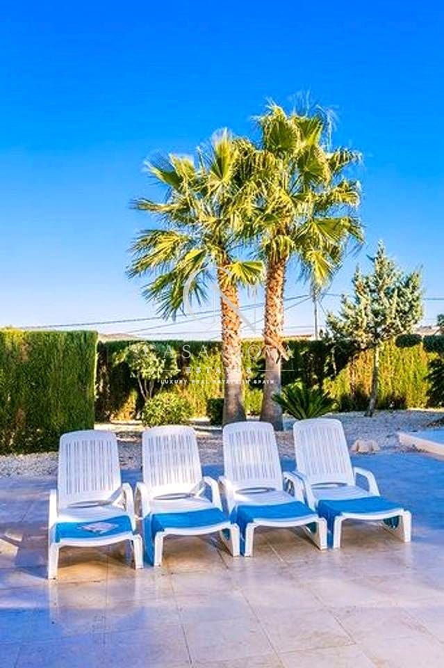 4 bedroom Villa for sale in Teulada - € 890,000 (Ref: 10040298)