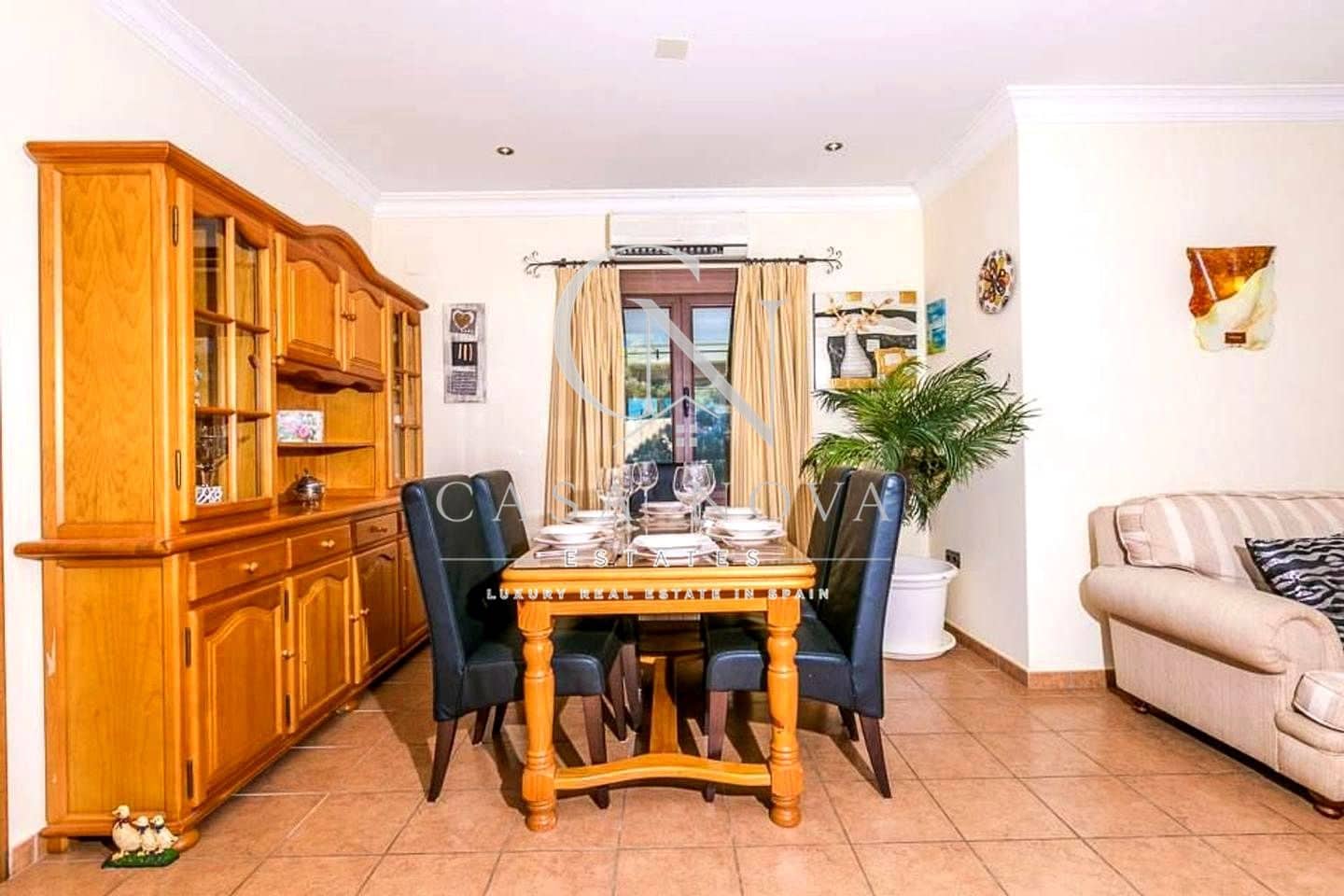 4 bedroom Villa for sale in Teulada - € 890,000 (Ref: 10040298)