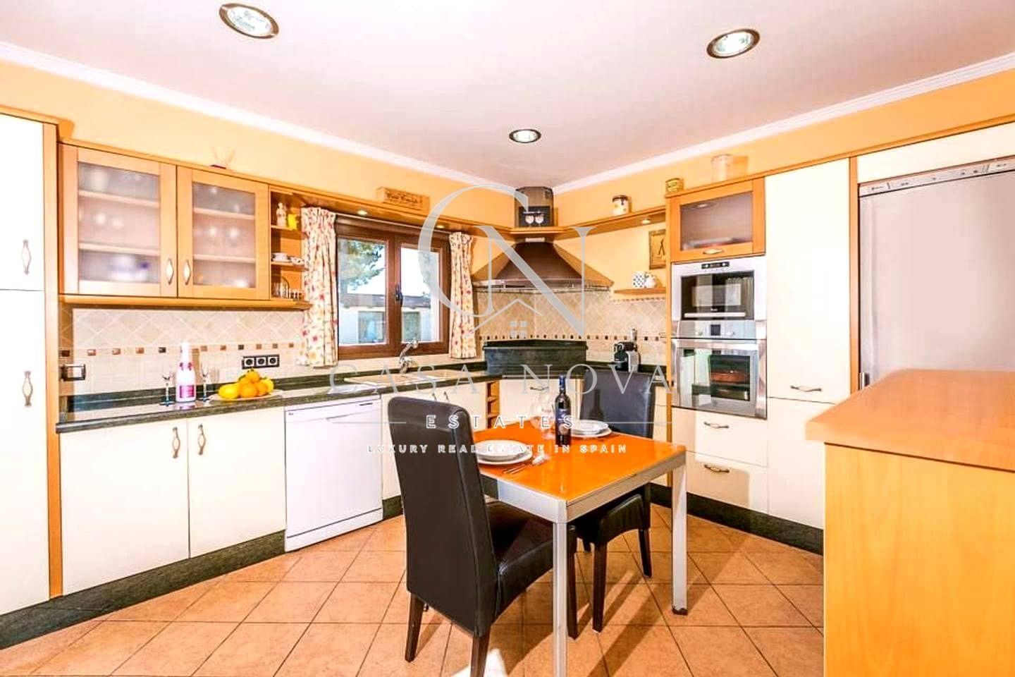 4 bedroom Villa for sale in Teulada - € 890,000 (Ref: 10040298)