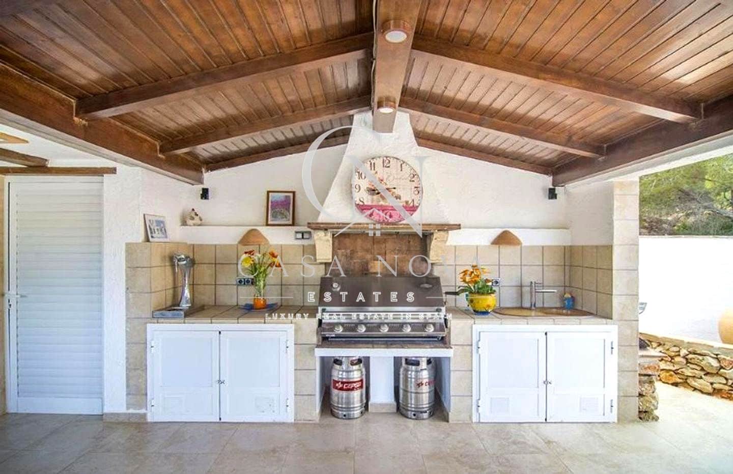4 bedroom Villa for sale in Teulada - € 890,000 (Ref: 10040298)