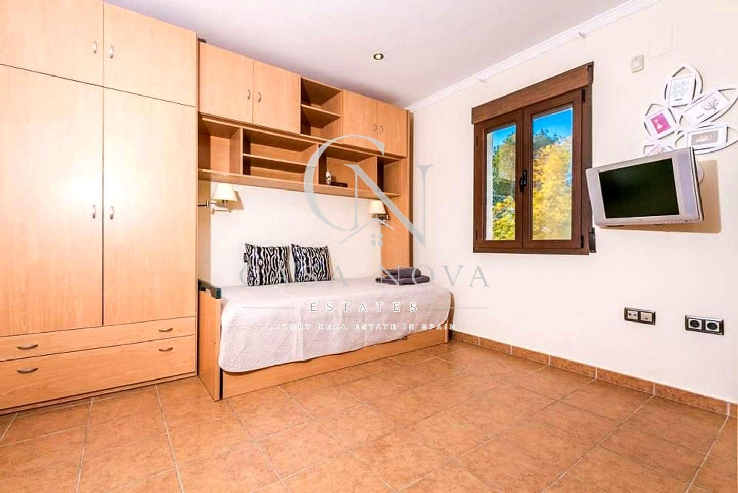 4 bedroom Villa for sale in Teulada - € 890,000 (Ref: 10040298)