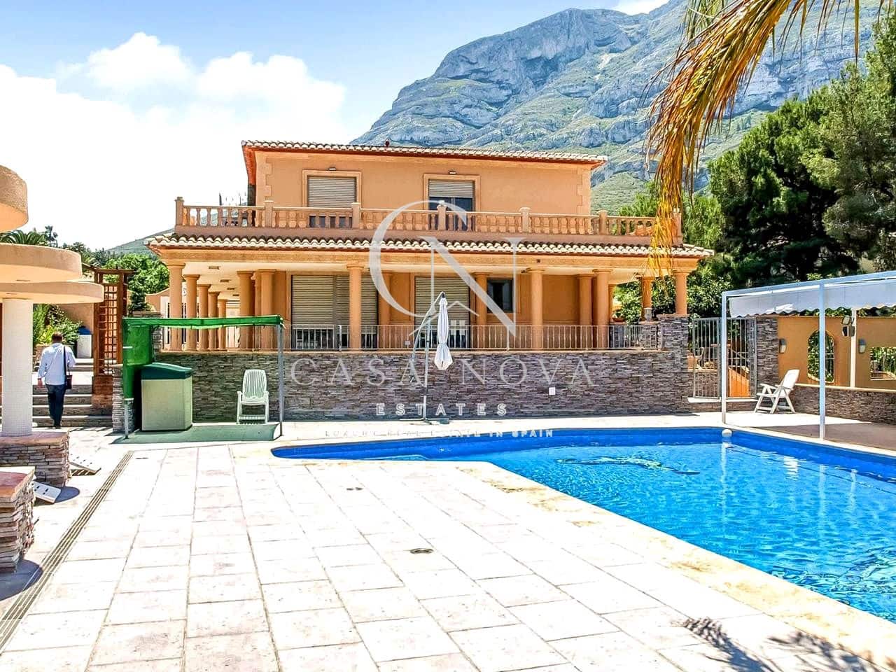 10 slaapkamer Villa te koop in Denia - € 899.000 (Ref: 10040300)