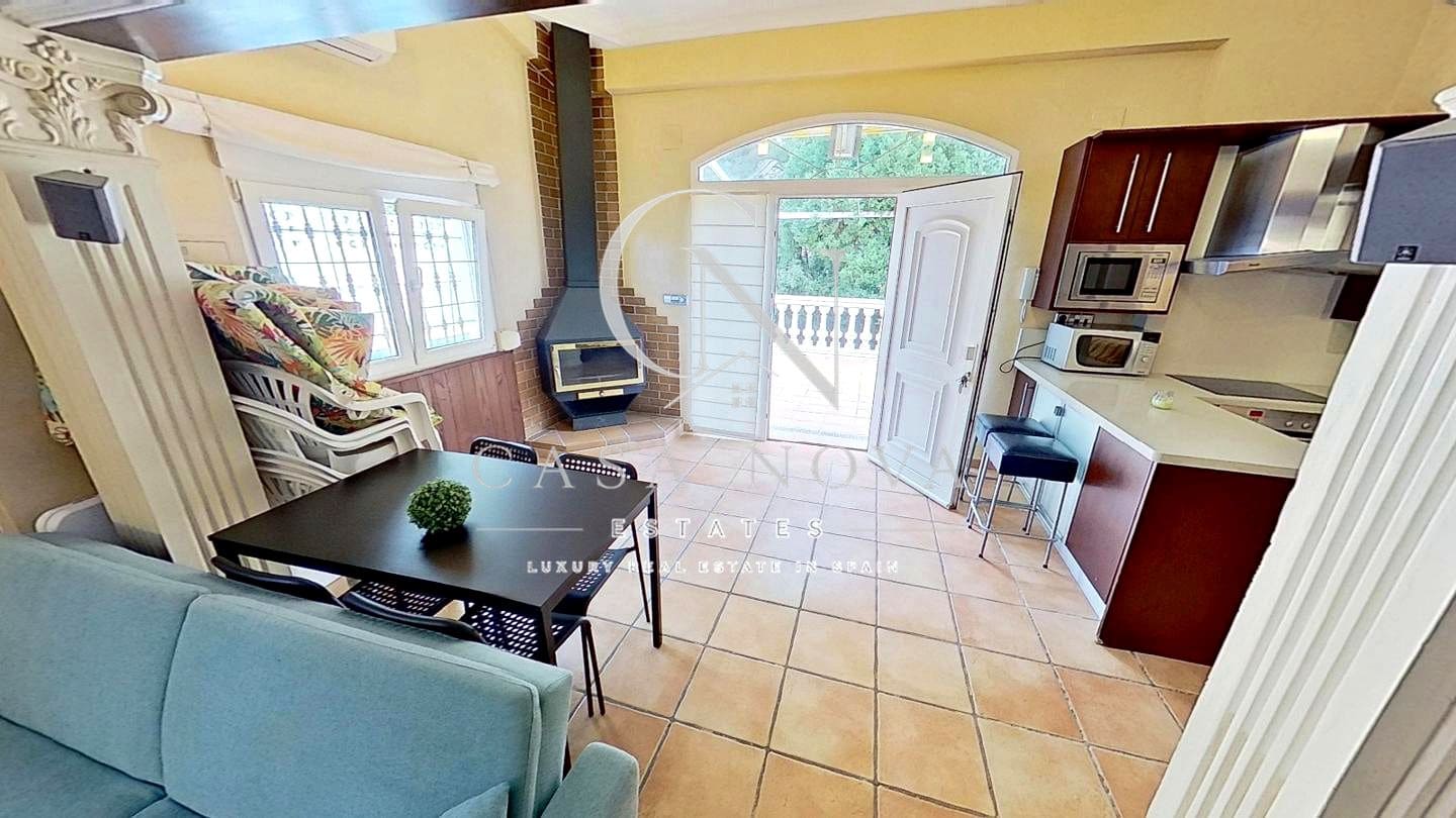 10 slaapkamer Villa te koop in Denia - € 899.000 (Ref: 10040300)