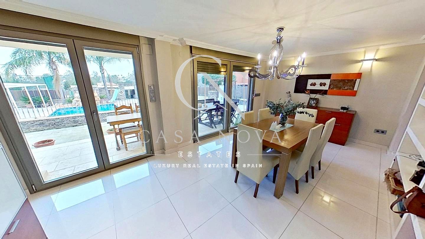 10 slaapkamer Villa te koop in Denia - € 899.000 (Ref: 10040300)
