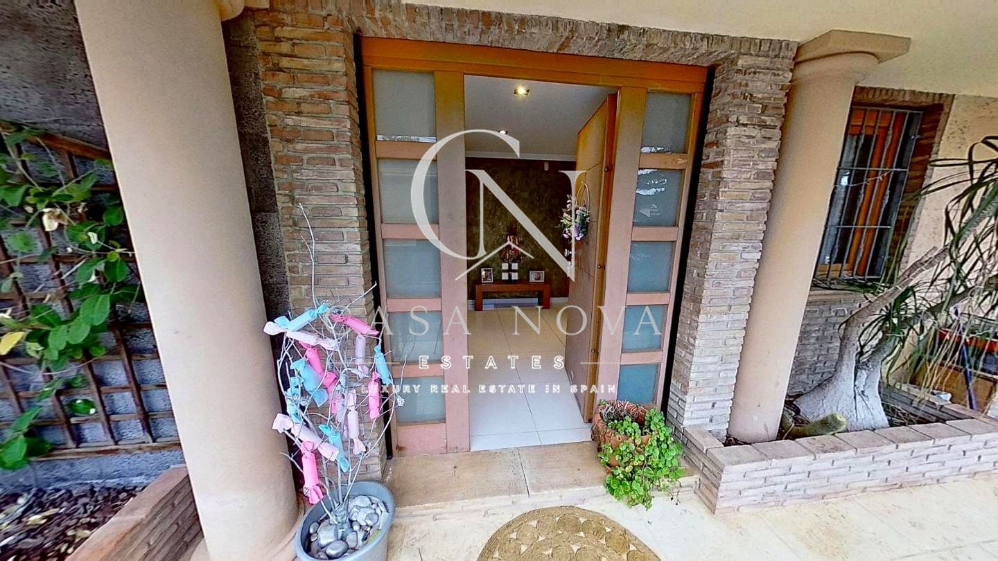 10 slaapkamer Villa te koop in Denia - € 899.000 (Ref: 10040300)