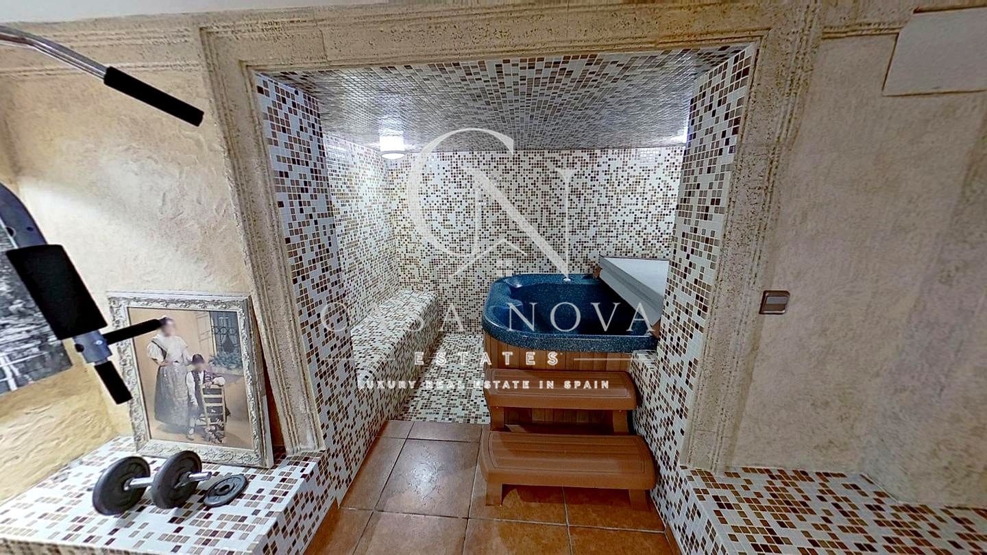 10 slaapkamer Villa te koop in Denia - € 899.000 (Ref: 10040300)