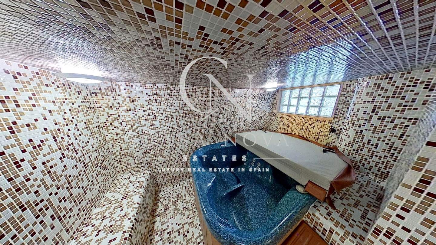 10 slaapkamer Villa te koop in Denia - € 899.000 (Ref: 10040300)