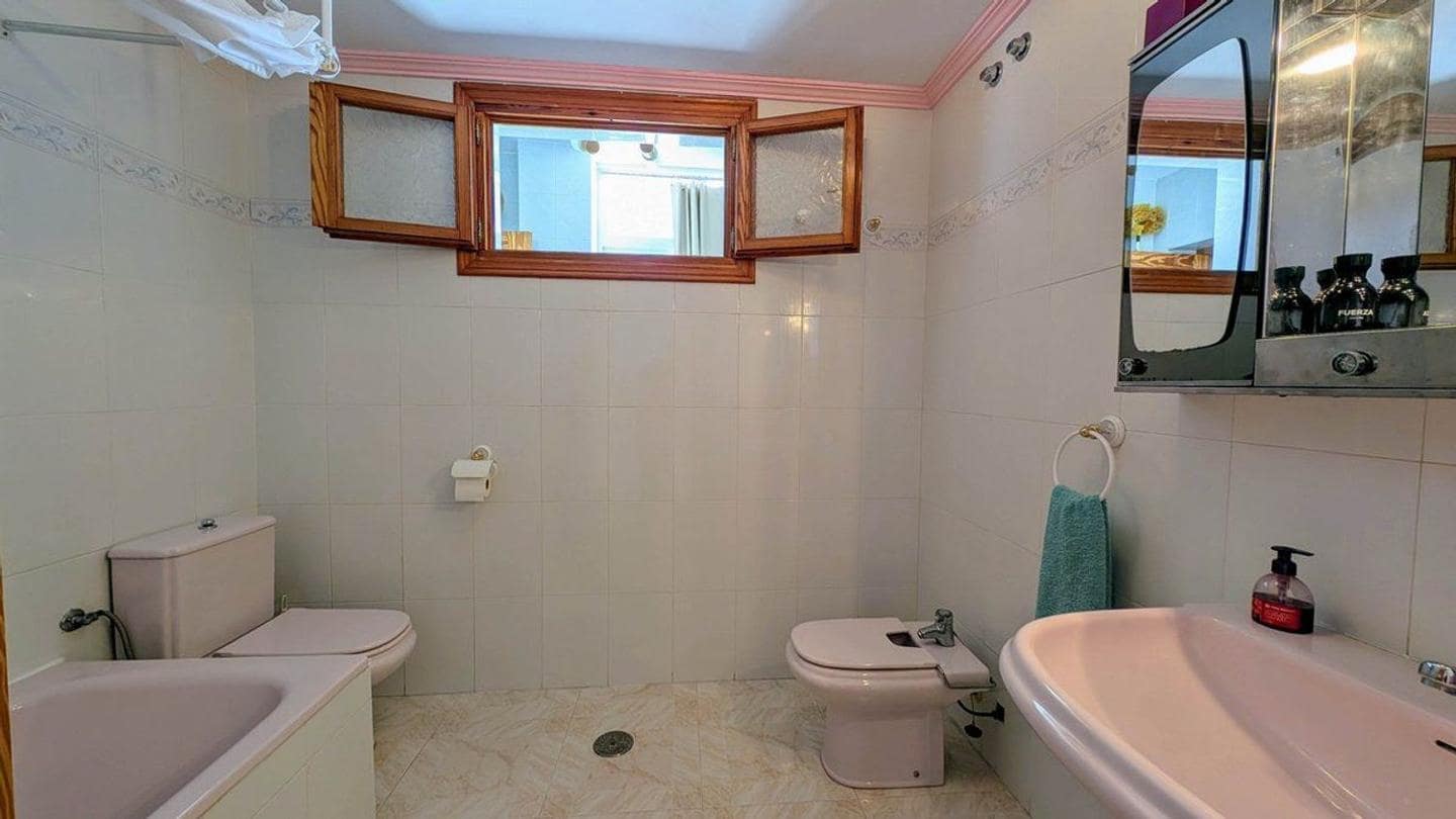 3 bedroom Flat for sale in Calpe / Calp - € 330,000 (Ref: 10041776)
