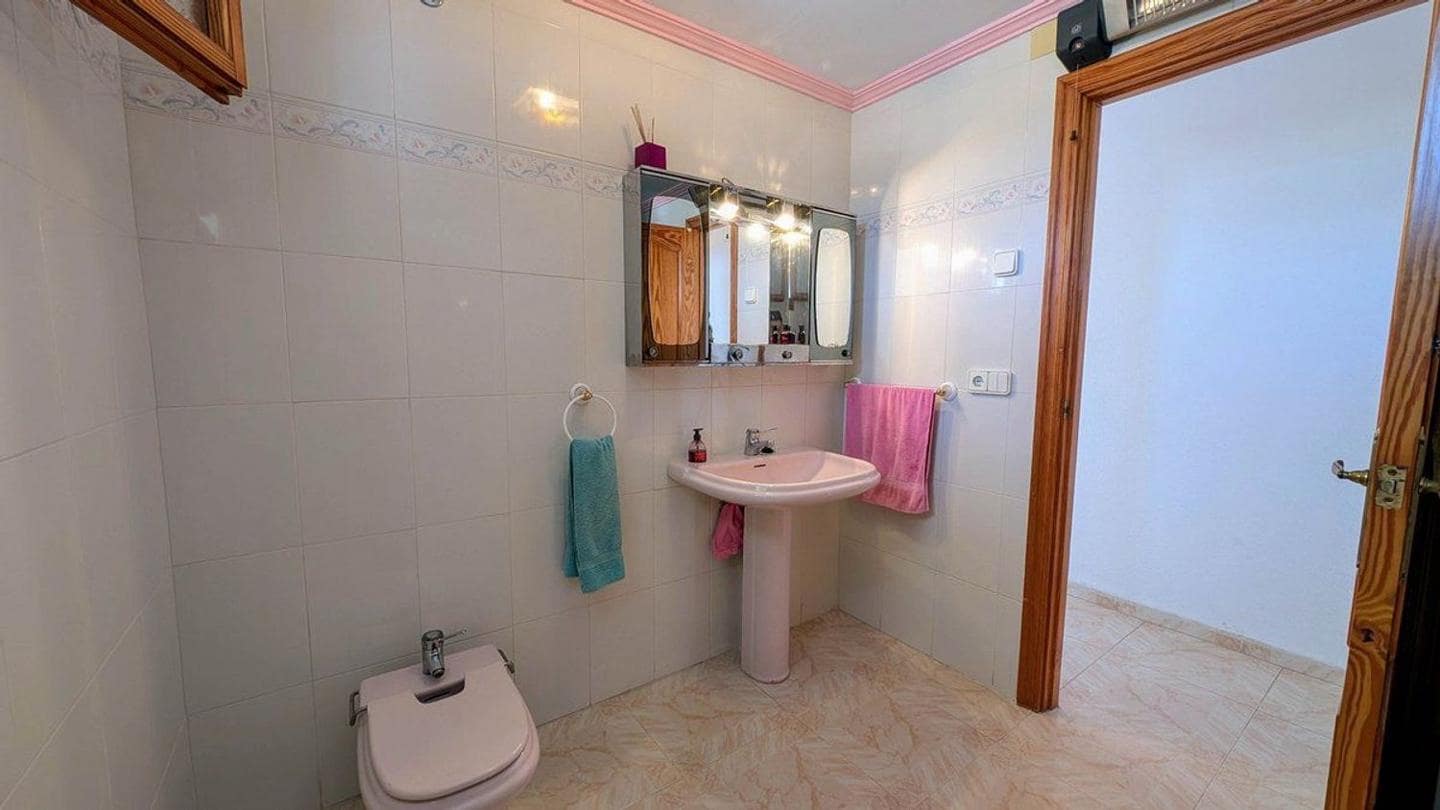 3 bedroom Flat for sale in Calpe / Calp - € 330,000 (Ref: 10041776)