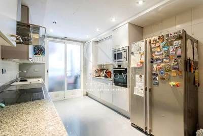 Appartement de 4 chambres à louer à Valence ville avec piscine garage - 3 650 € (Ref: 10048917)