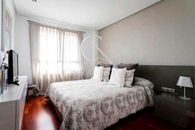 Appartement de 4 chambres à louer à Valence ville avec piscine garage - 3 650 € (Ref: 10048917)