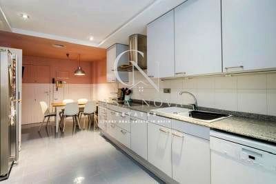 Appartement de 4 chambres à louer à Valence ville avec piscine garage - 3 650 € (Ref: 10048917)