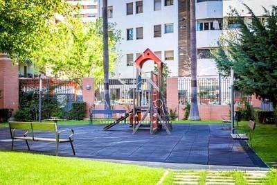 4 Zimmer Wohnung zu vermieten in Mestalla, València Stadt mit Pool Garage - 3.650 € (Ref: 10048917)