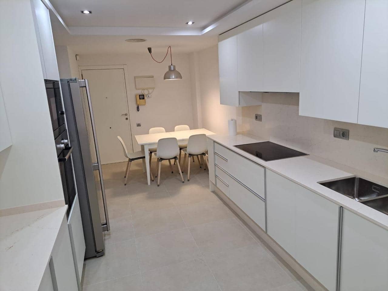 4 bedroom Flat for rent in Valencia city with pool garage - € 3,750 (Ref: 10048917)
