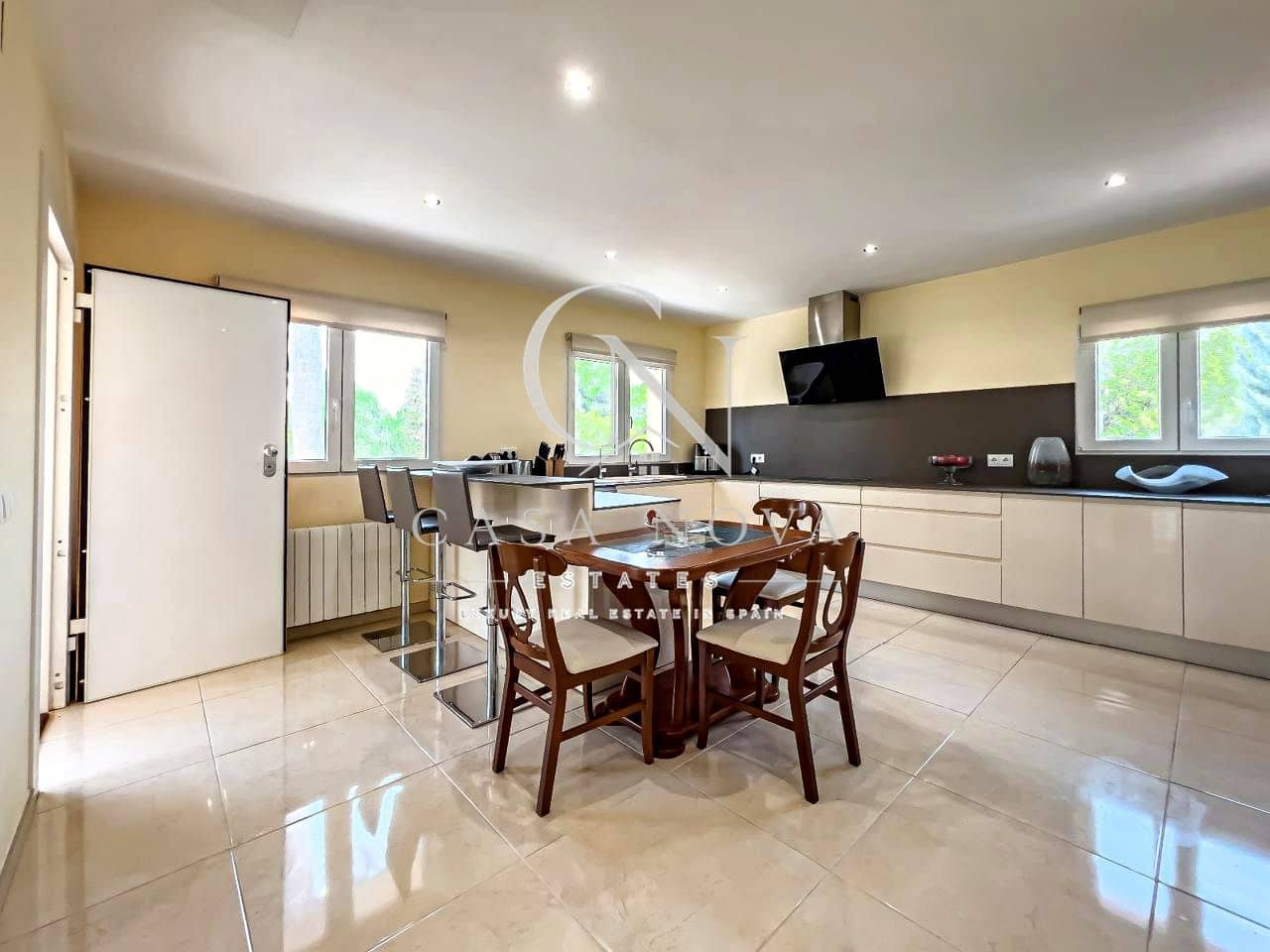 3 soverom Villa til salgs i Chiva med garasje - € 799 000 (Ref: 10050338)