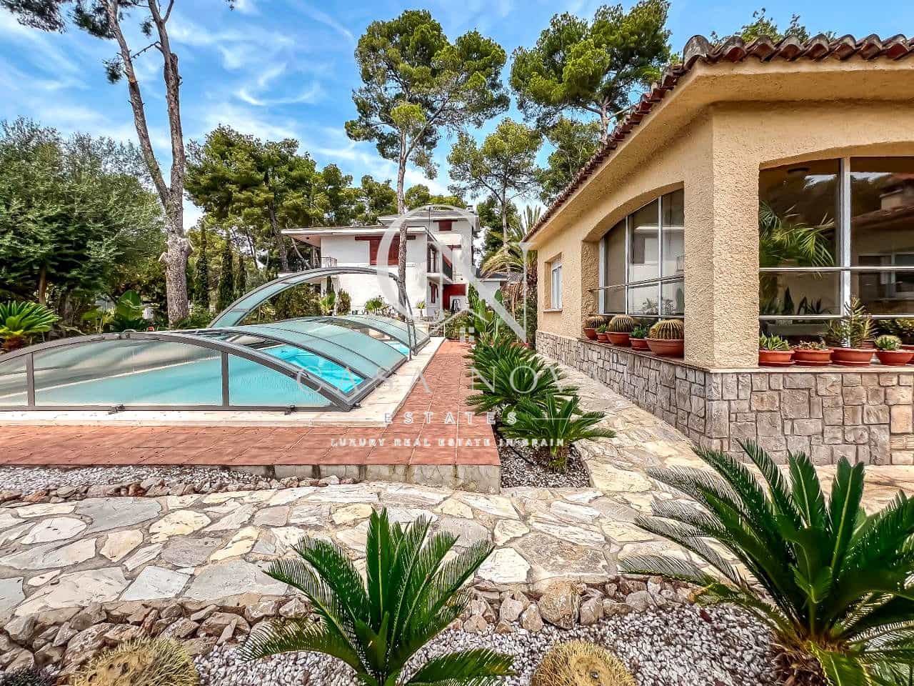 3 soverom Villa til salgs i Chiva med garasje - € 799 000 (Ref: 10050338)