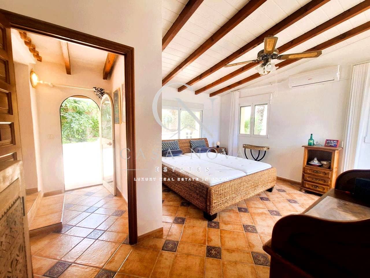 Chalet de 4 habitaciones en Moraira en venta con garaje - 675.000 € (Ref: 10052034)