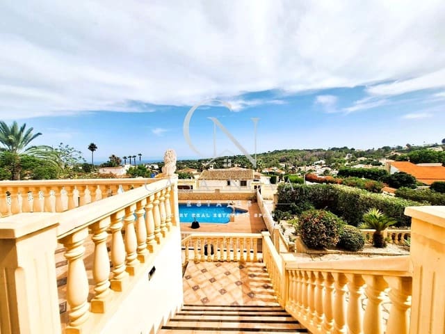 Chalet de 4 habitaciones en Pinar del Advocat - Cometa, Teulada-Moraira en venta con garaje - 675.000 € (Ref: 10052034)