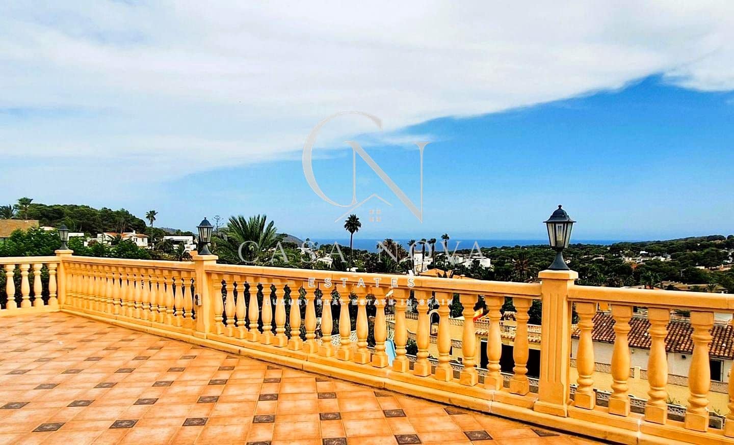 Chalet de 4 habitaciones en Moraira en venta con garaje - 675.000 € (Ref: 10052034)