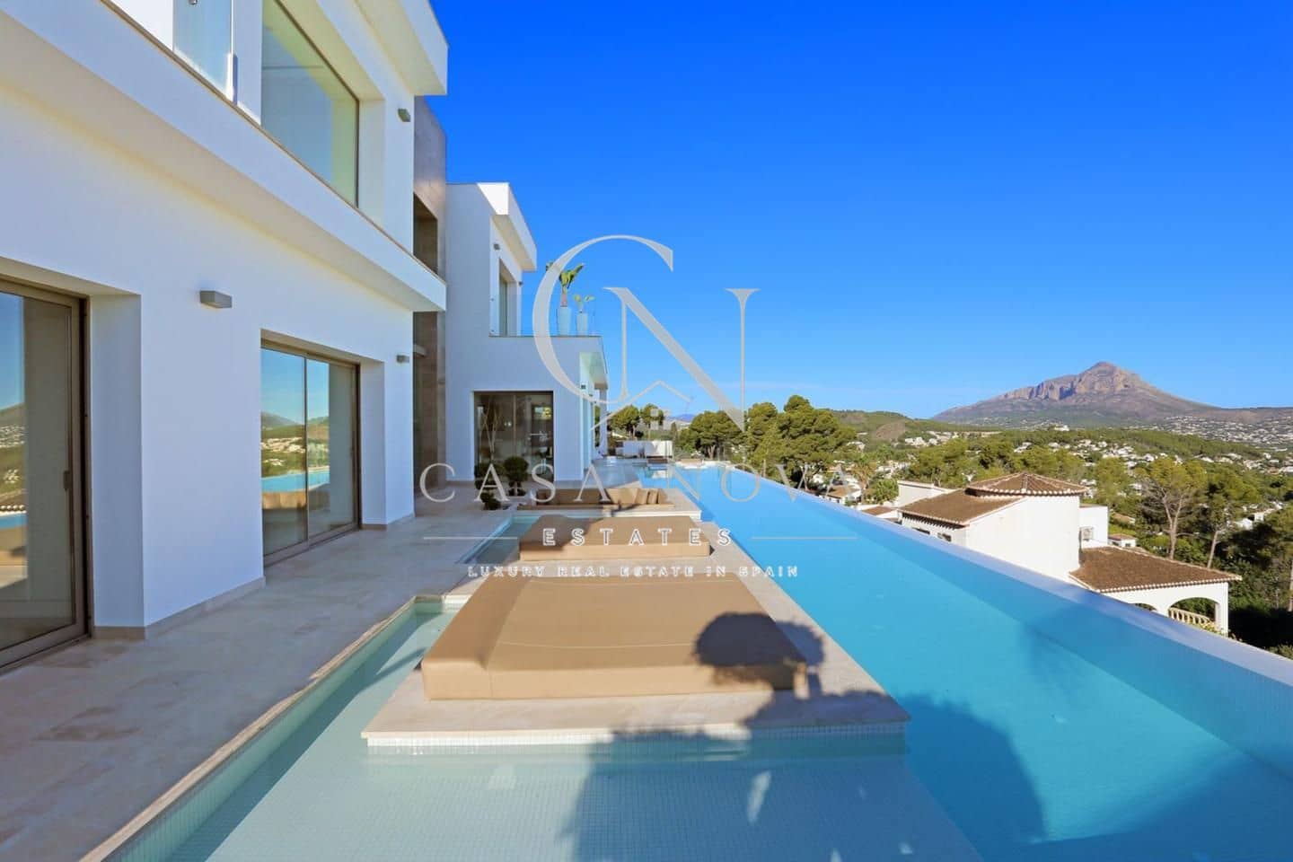 Chalet de 4 habitaciones en Javea / Xàbia en venta con piscina - 1.950.000 € (Ref: 9961075)