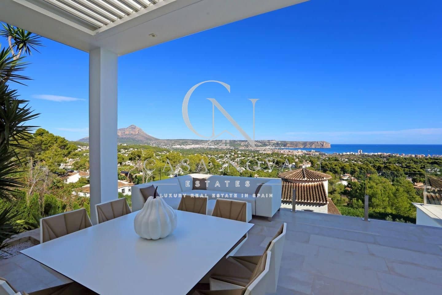 Chalet de 4 habitaciones en Javea / Xàbia en venta con piscina - 1.950.000 € (Ref: 9961075)