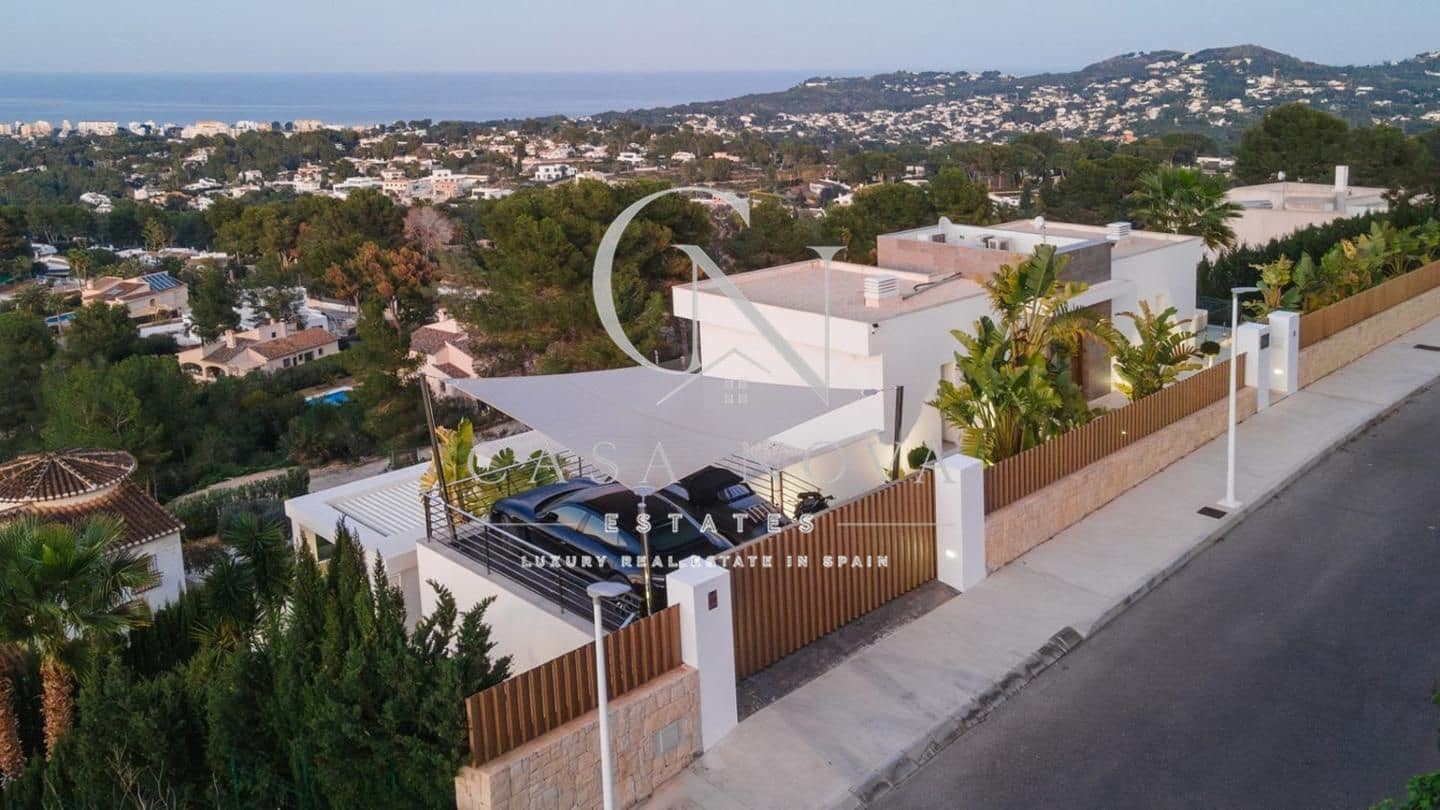 Chalet de 4 habitaciones en Javea / Xàbia en venta con piscina - 1.950.000 € (Ref: 9961075)