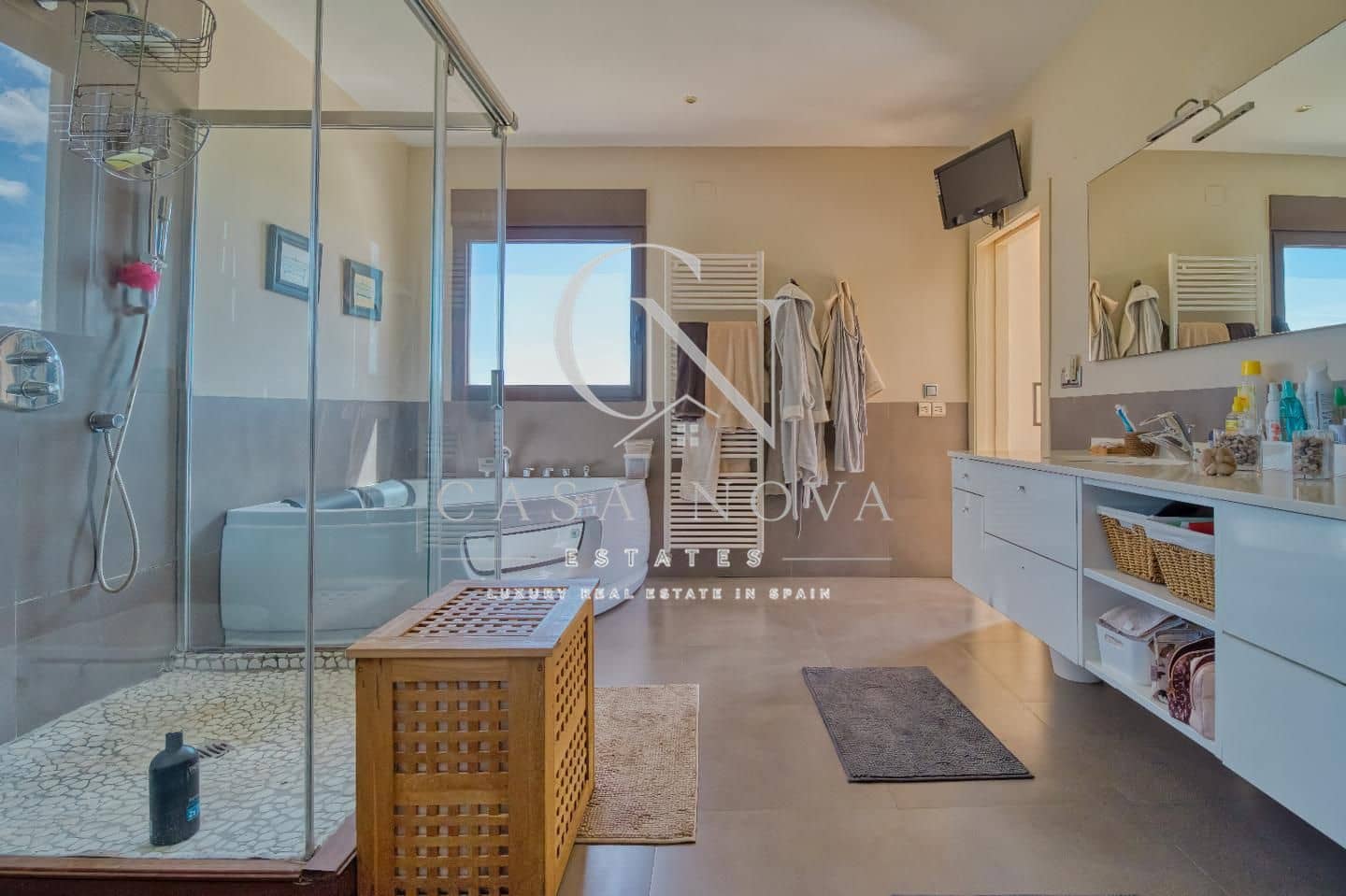 4 slaapkamer Villa te koop in Betera met zwembad garage - € 2.250.000 (Ref: 9961076)