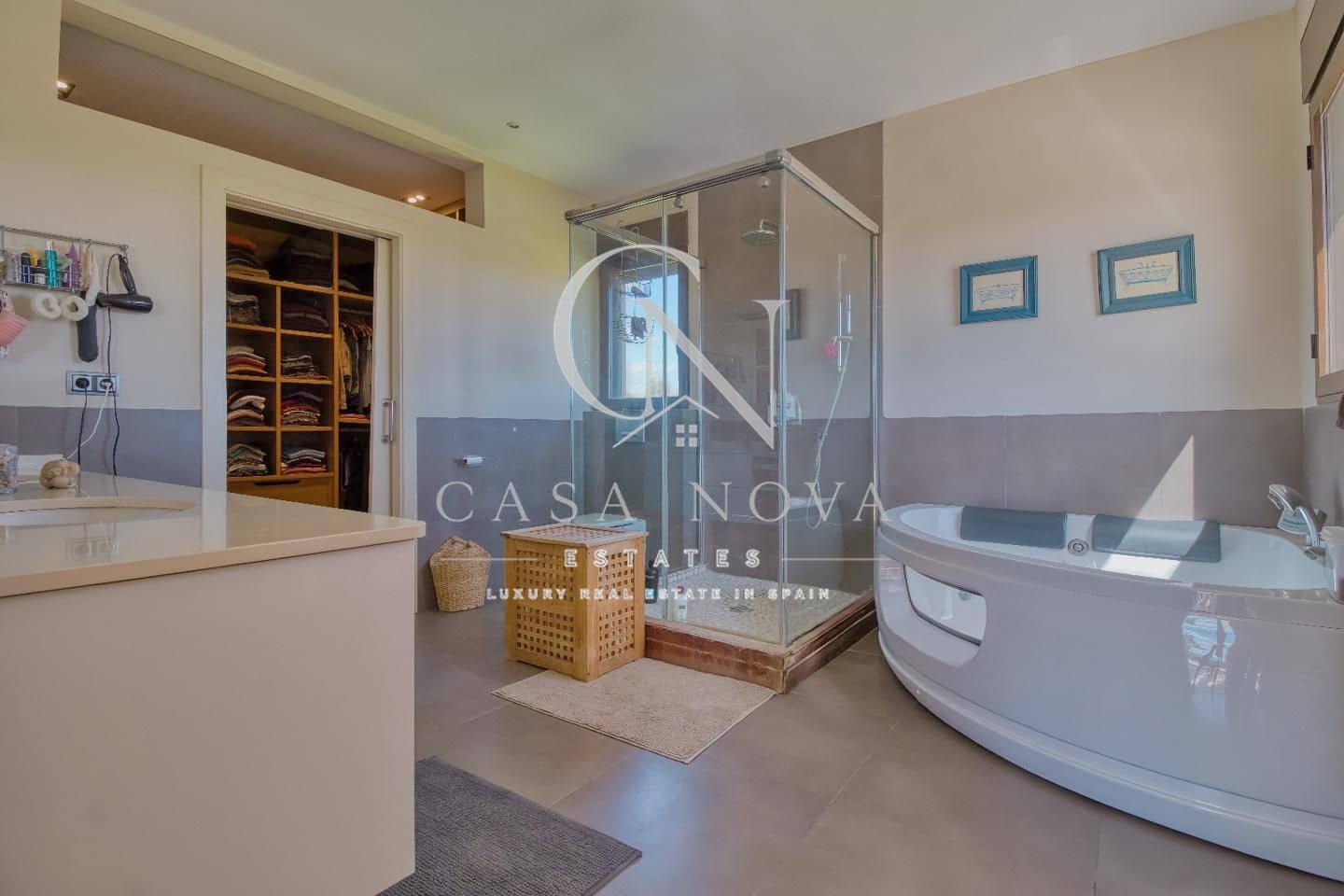 4 slaapkamer Villa te koop in Betera met zwembad garage - € 2.250.000 (Ref: 9961076)
