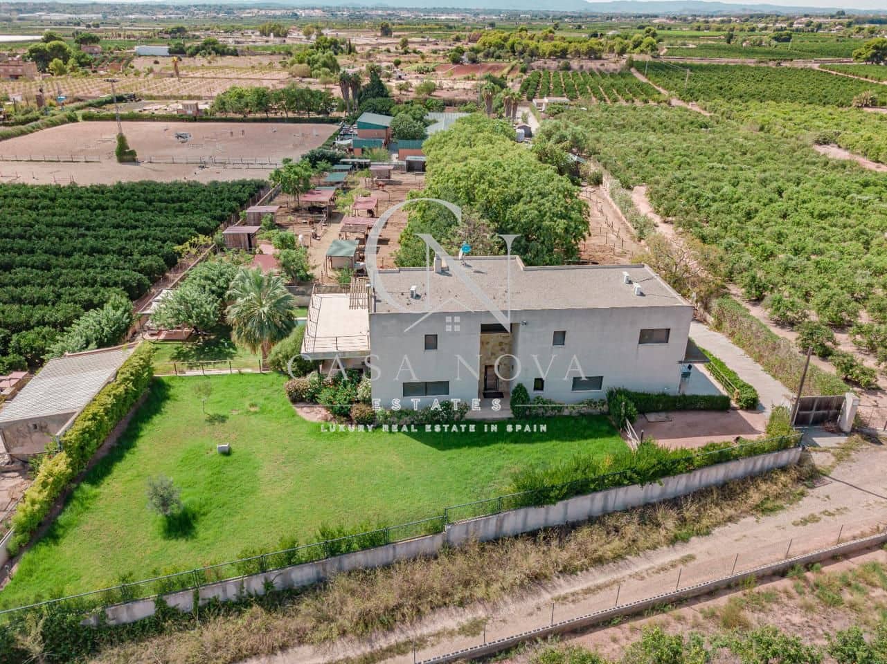 4 slaapkamer Villa te koop in Betera met zwembad garage - € 2.250.000 (Ref: 9961076)