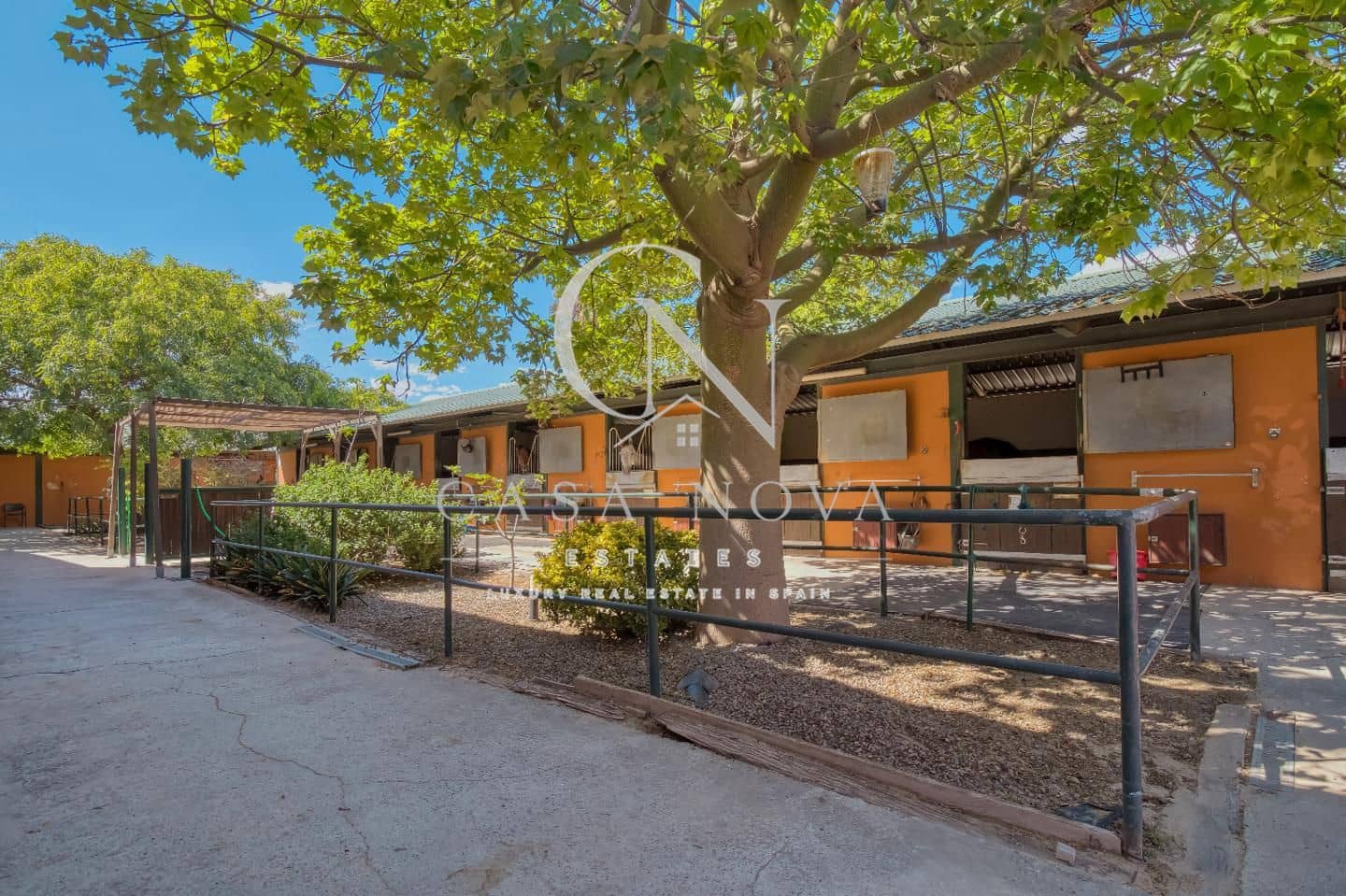 4 slaapkamer Villa te koop in Betera met zwembad garage - € 2.250.000 (Ref: 9961076)