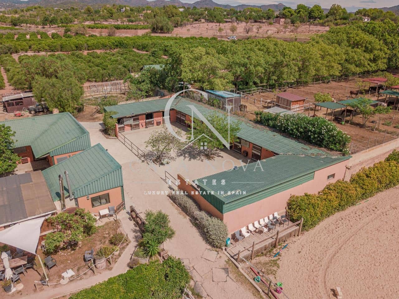 4 slaapkamer Villa te koop in Betera met zwembad garage - € 2.250.000 (Ref: 9961076)